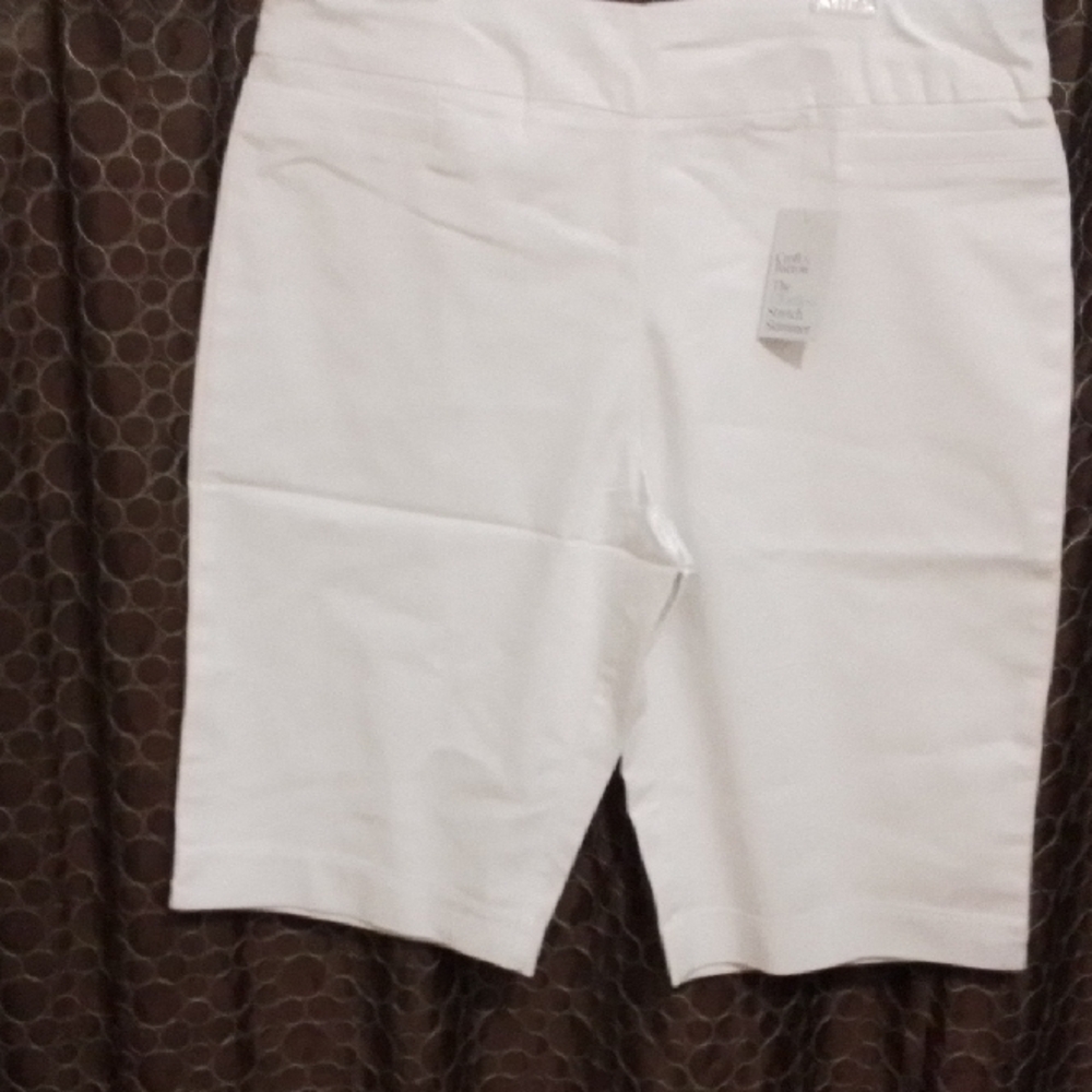 Croft & Barrow Bright White Shorts NWT